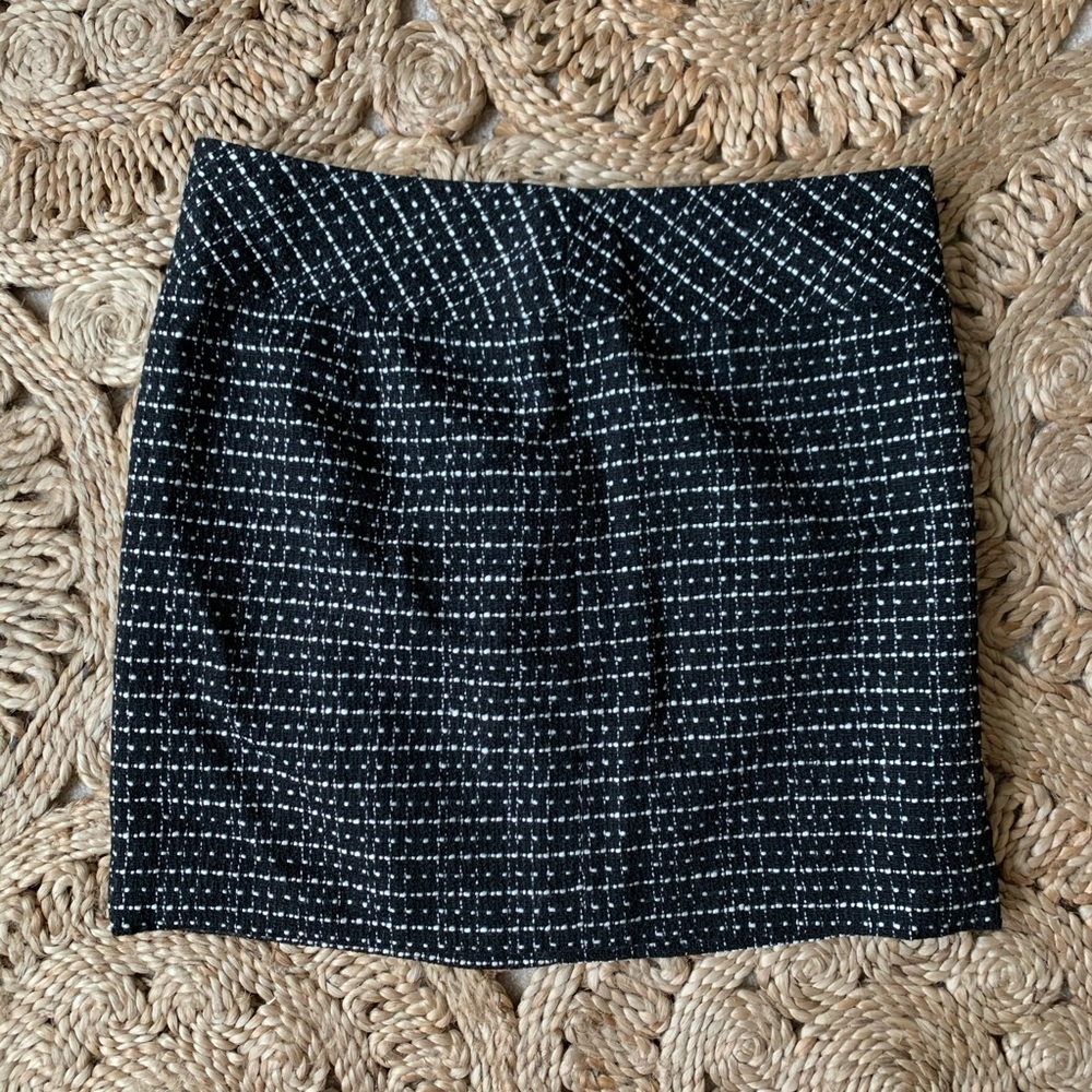 LOFT Bland and White Tweed Mini Skirt